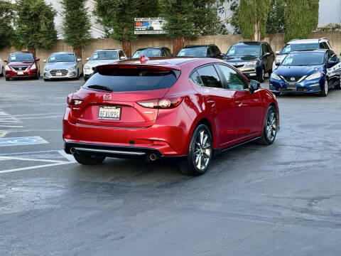 2018 Mazda MAZDA3 Grand Touring