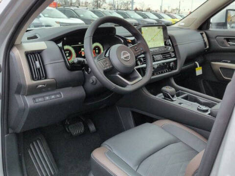 2025 Nissan Pathfinder Platinum