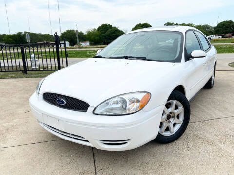 2006 Ford Taurus for sale at Texas Luxury Auto in Cedar Hill TX