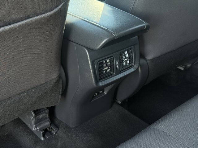 2024 Toyota Venza LE