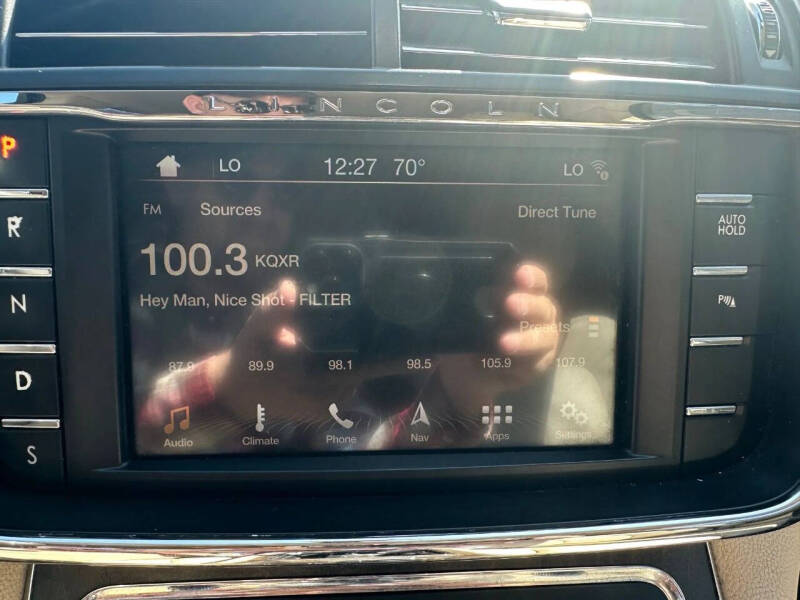 2017 Lincoln Continental Select