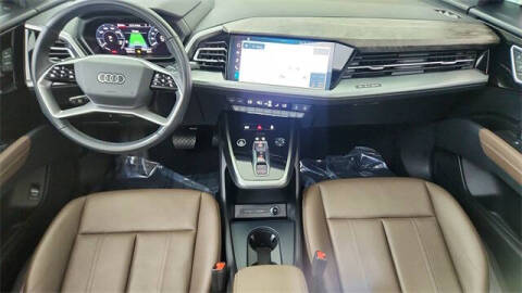 2024 Audi Q4 e-tron quattro Premium Plus 50