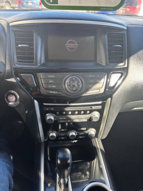 2014 Nissan Pathfinder SV