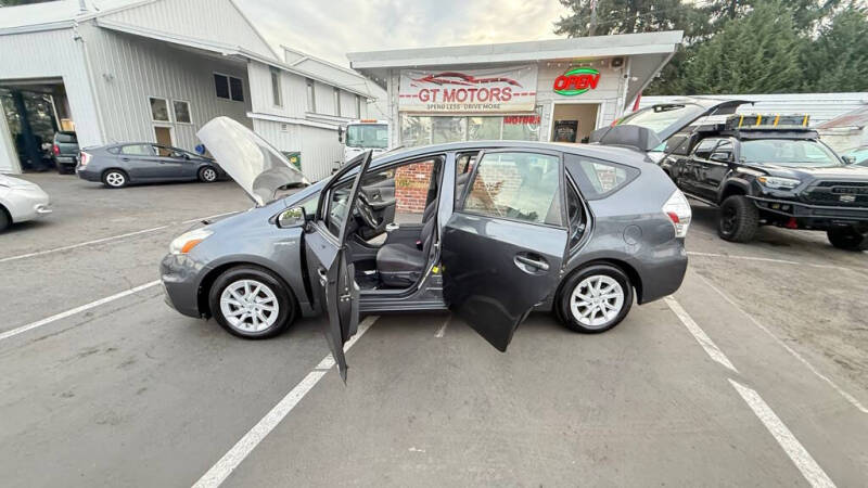 2012 Toyota Prius v Two