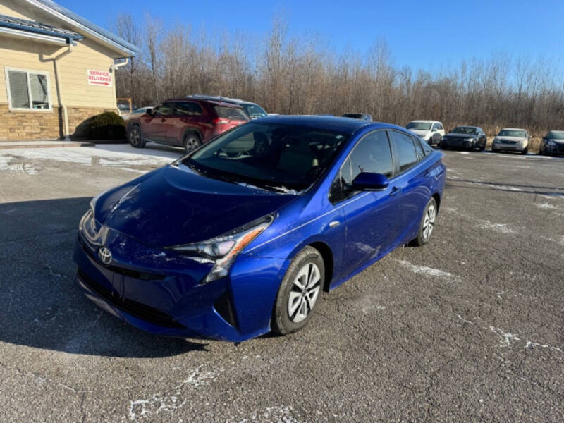 2017 Toyota Prius Three photo 2