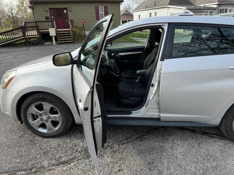 2009 Pontiac Vibe AWD photo 25