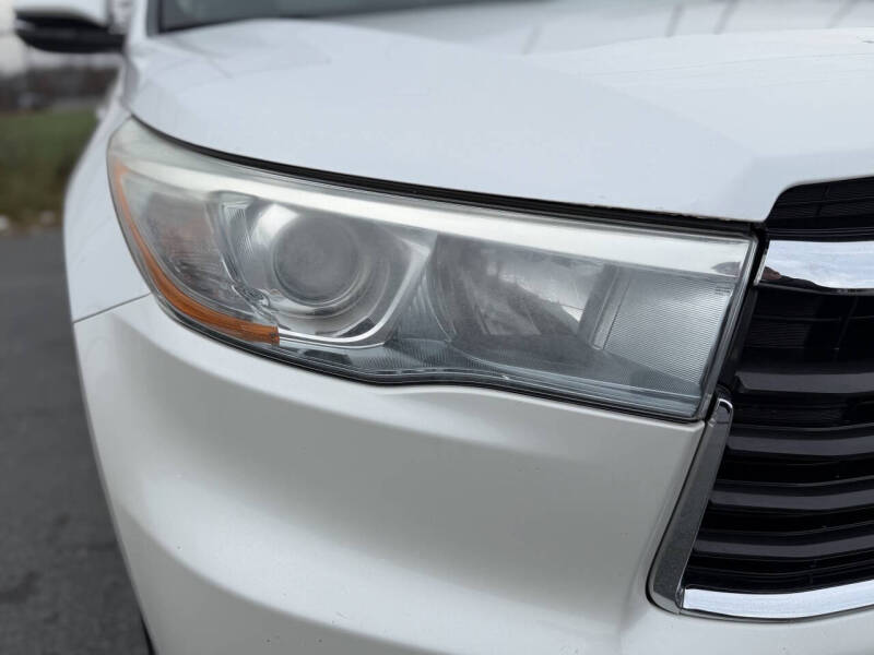 2016 Toyota Highlander LE