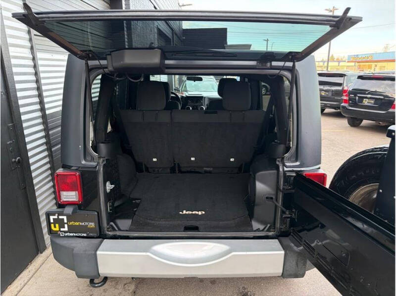 2011 Jeep Wrangler Unlimited Sahara