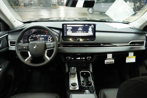 2026 Mitsubishi Outlander ES