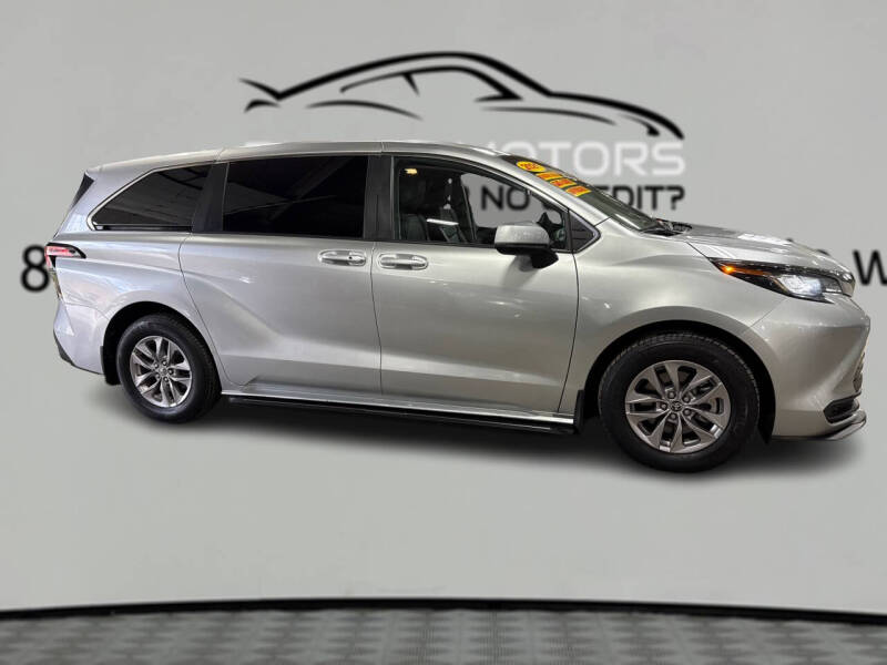 2021 Toyota Sienna LE 8-Passenger