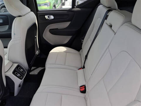 2026 Volvo XC40 B5 Plus