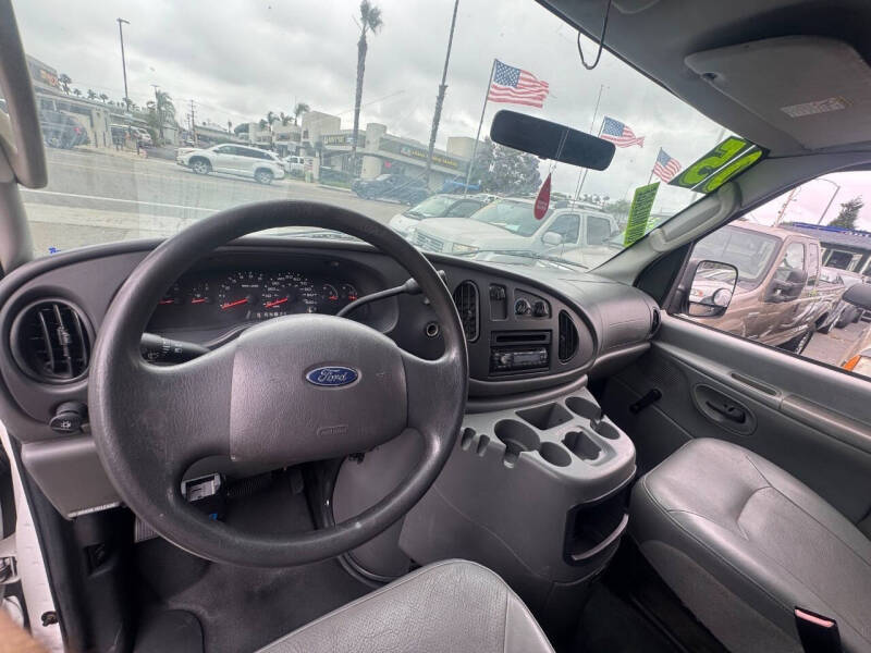 2005 Ford E-Series