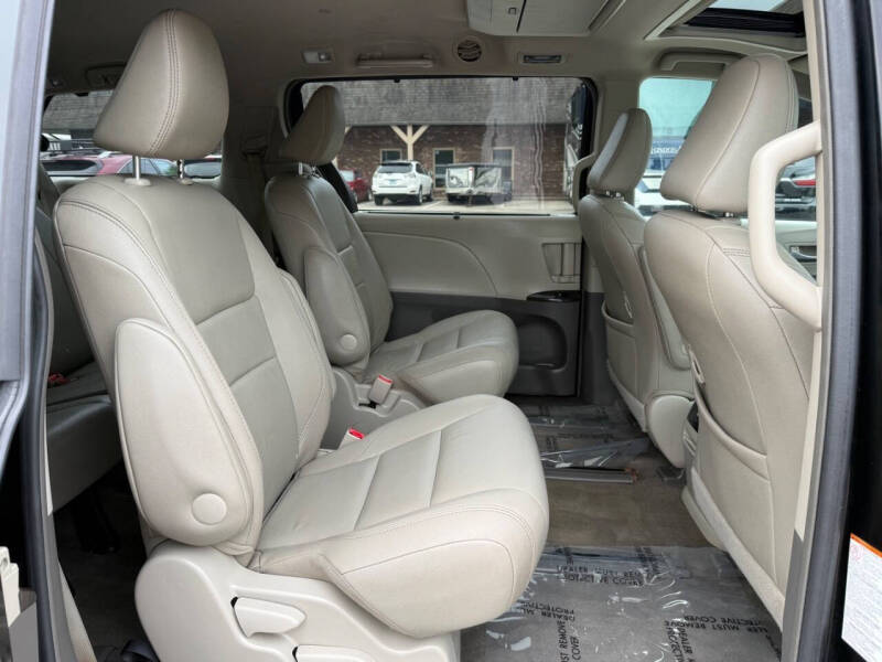2015 Toyota Sienna XLE Premium 7-Passenger