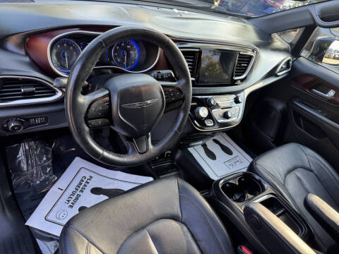 2020 Chrysler Pacifica Touring L 35th Anniversary