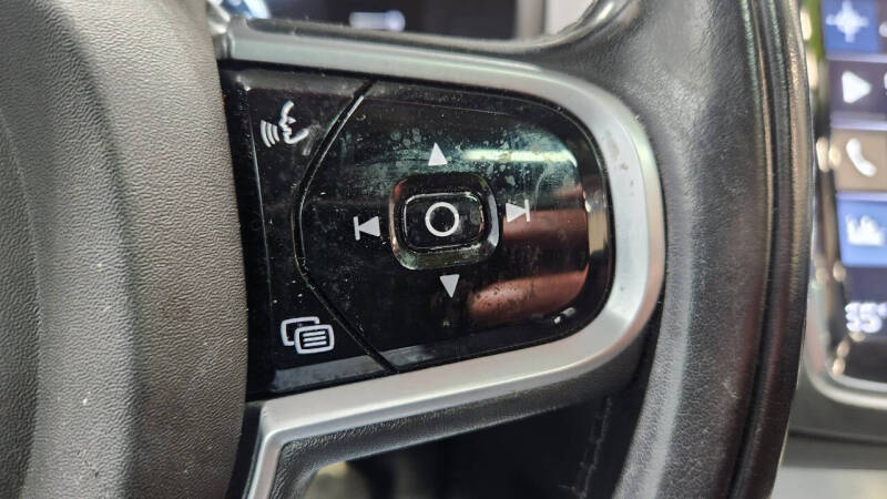 2018 Volvo XC90 T5 Momentum 7-Passenger