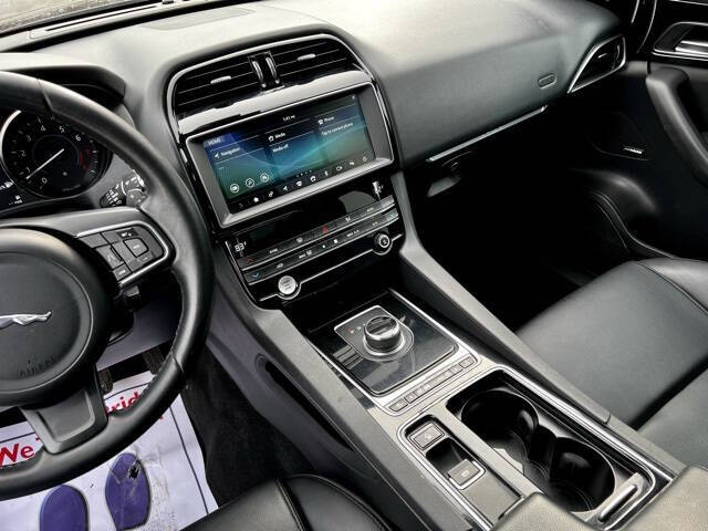 2020 Jaguar F-PACE 25t Premium