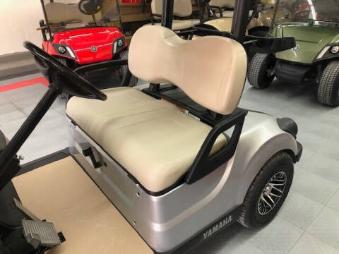 2017 Yamaha QuieTech Gas Golf Car - Silver