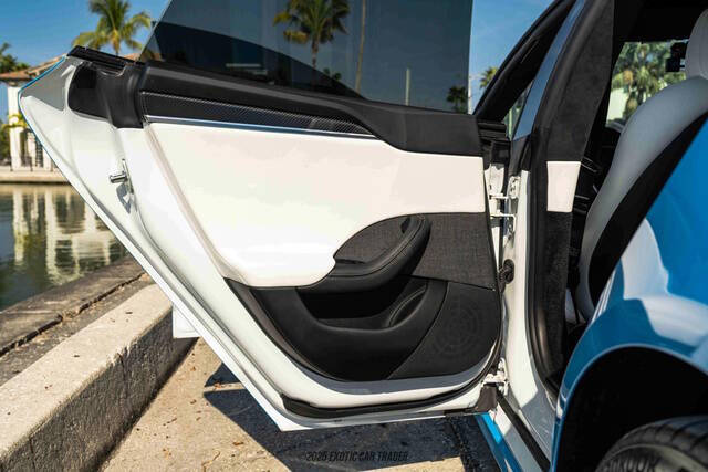 2022 Tesla Model S Plaid