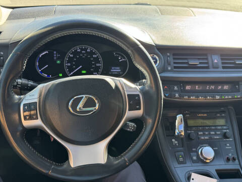 2011 Lexus CT 200h Premium