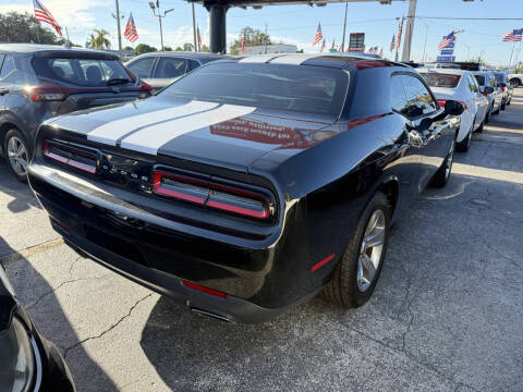 2016 Dodge Challenger SXT Plus
