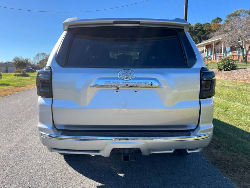 2011 Toyota 4Runner Limited photo 6