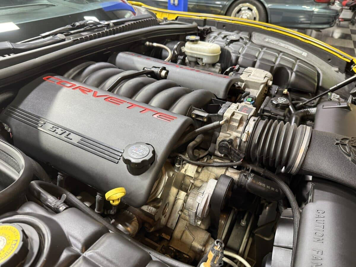 2004 Chevrolet Corvette 77