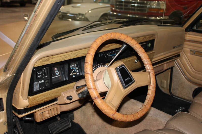 1987 Jeep Grand Wagoneer