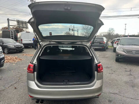 2017 Volkswagen Golf SportWagen