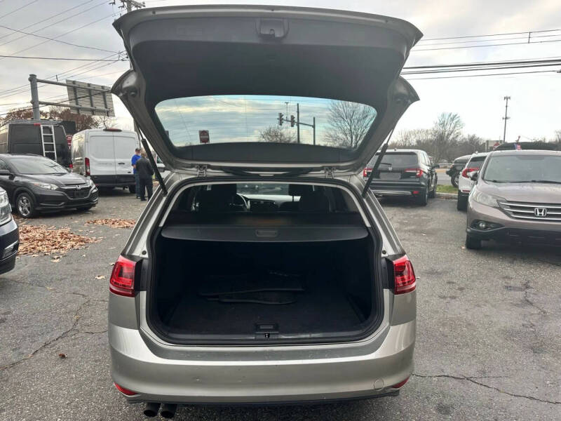 2017 Volkswagen Golf SportWagen