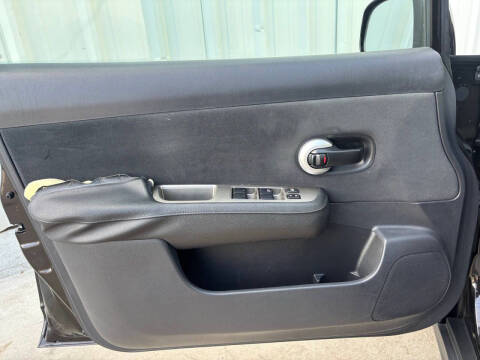 2011 Nissan Versa 1.8 S