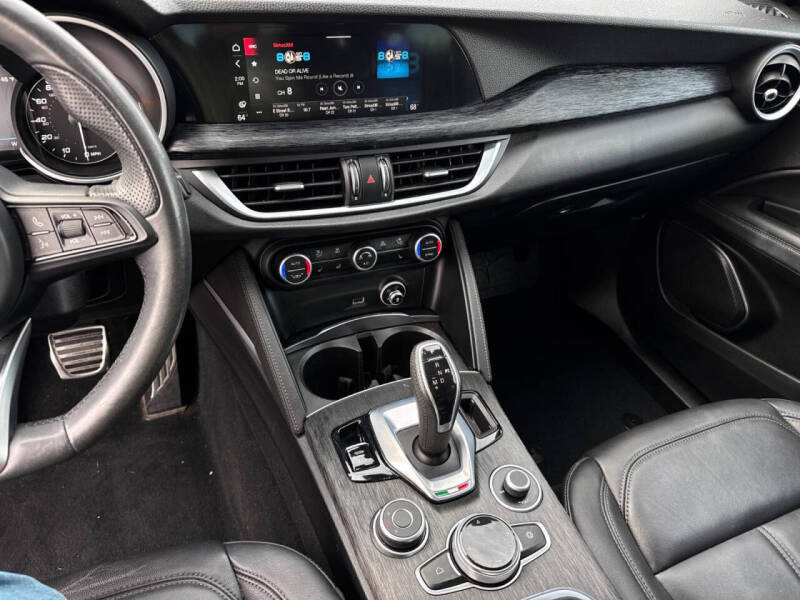 2022 Alfa Romeo Stelvio Sprint