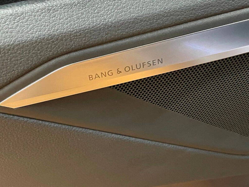 2021 Audi e-tron quattro Premium Plus