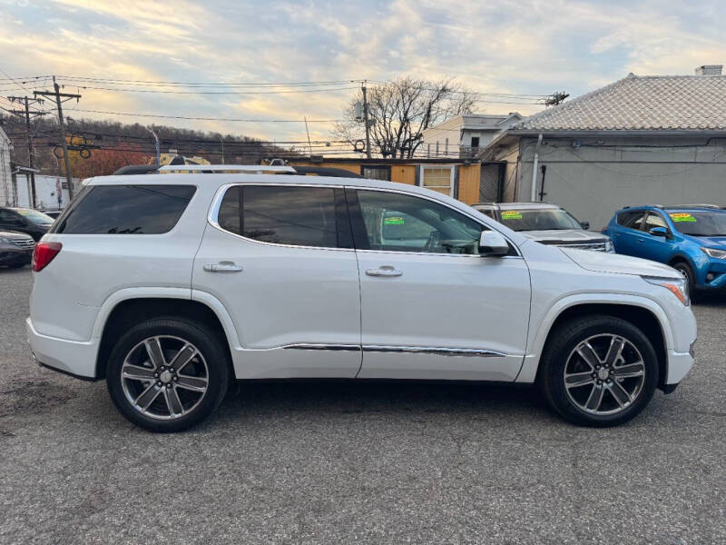 2017 GMC Acadia Denali photo 7