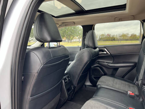 2023 Mitsubishi Outlander SE