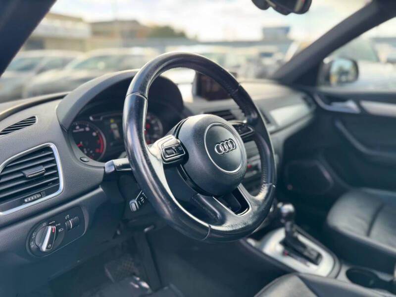 2015 Audi Q3 2.0T quattro Prestige