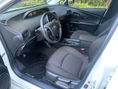 2020 Toyota Prius LE