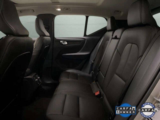 2025 Volvo XC40 B5 Plus Bright Theme