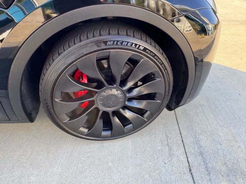 2023 Tesla Model Y Performance