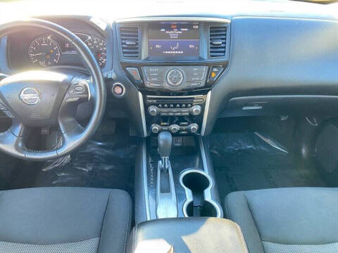 2019 Nissan Pathfinder SV