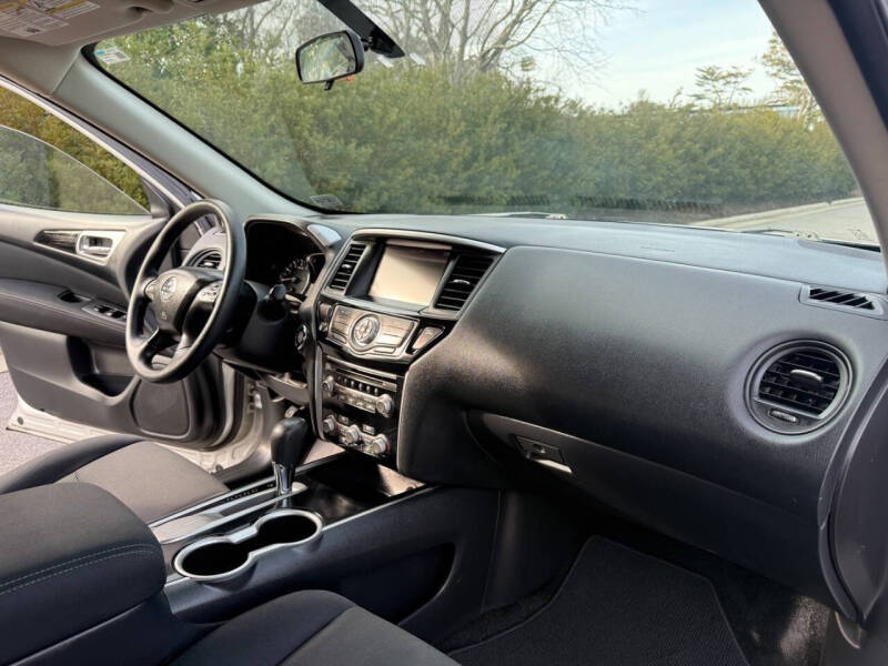 2017 Nissan Pathfinder S