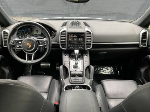 2016 Porsche Cayenne S E-Hybrid