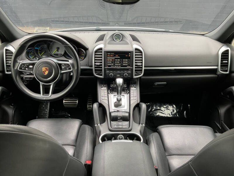 2016 Porsche Cayenne S E-Hybrid