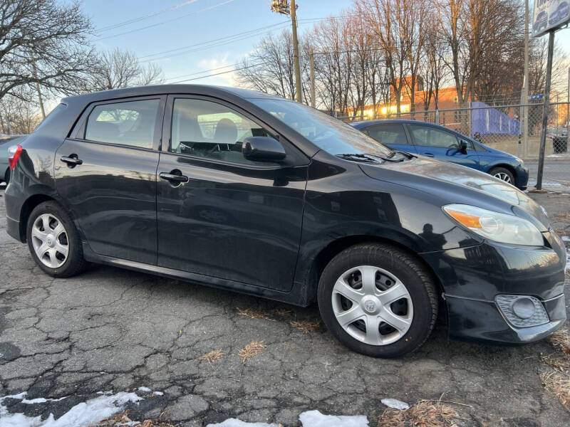 2010 Toyota Matrix Base's photo