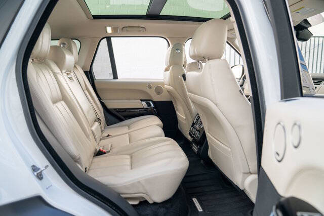2017 Land Rover Range Rover 36