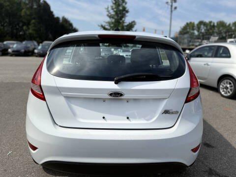2013 Ford Fiesta S
