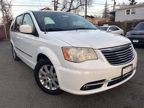 2014 Chrysler Town and Country