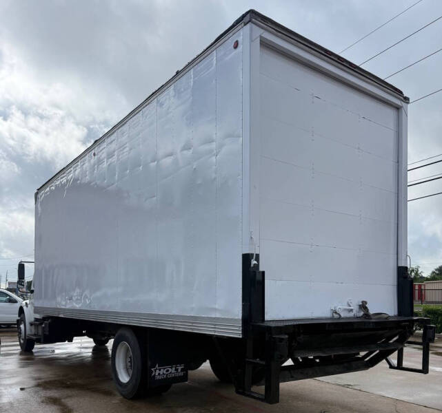2020 Freightliner M2 106