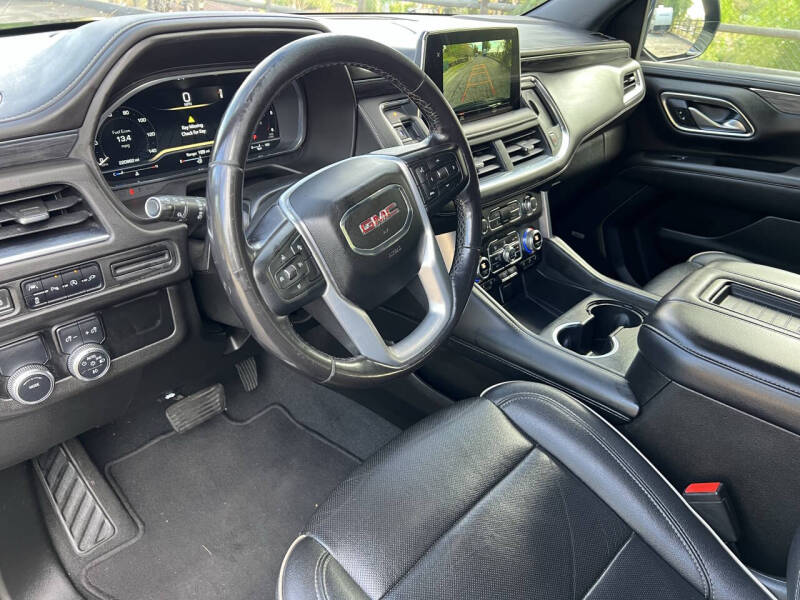 2022 GMC Yukon XL SLT