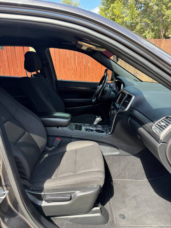 2020 Jeep Grand Cherokee Laredo E