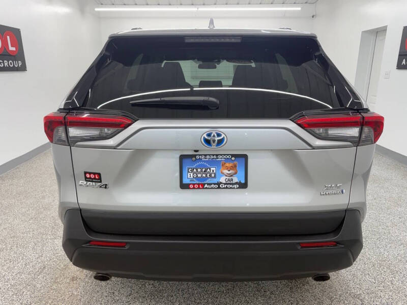 2020 Toyota RAV4 Hybrid XLE